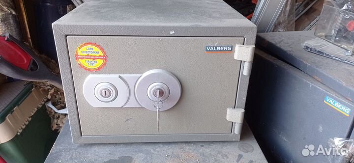 Сейф огнеупорный не рабочий