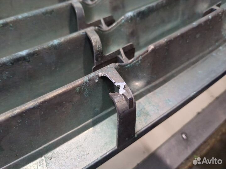 Решетка радиатора Nissan Elgrand