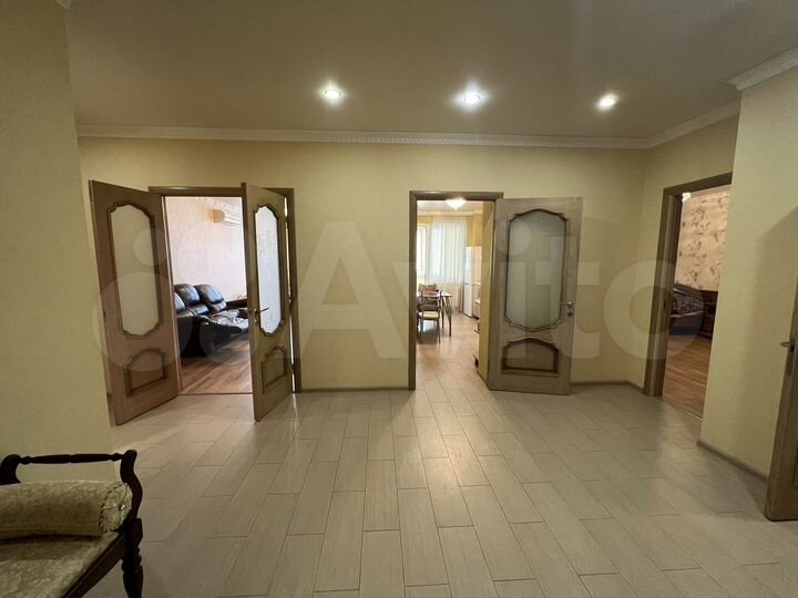 3-к. квартира, 130 м², 2/12 эт.