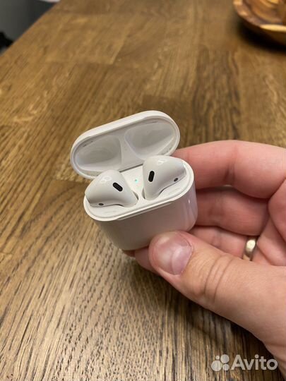 Apple aipods 1 поколение