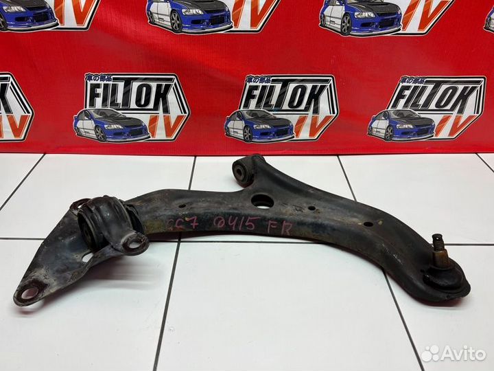 Рычаг нижний передний правый Honda Fit Shuttle GG7