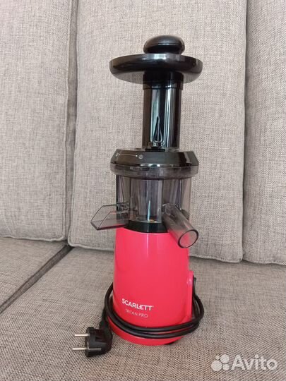 Соковыжималка шнековая красная