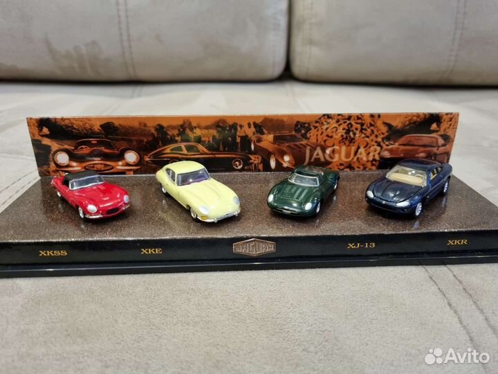 Hot wheels 100 collectibles set