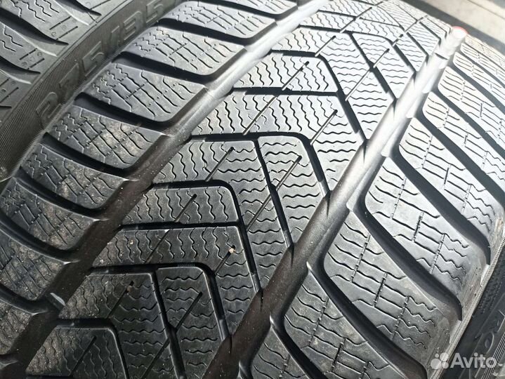 Pirelli Winter Sottozero 275/35 R19 и 245/40 R19