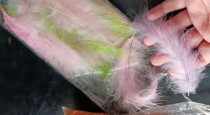 Цветные перья для творчества