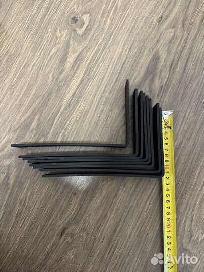 Уголок металлический