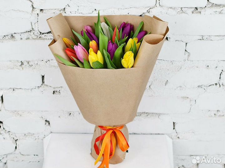 Тюльпаны микс разноцветные в крафте