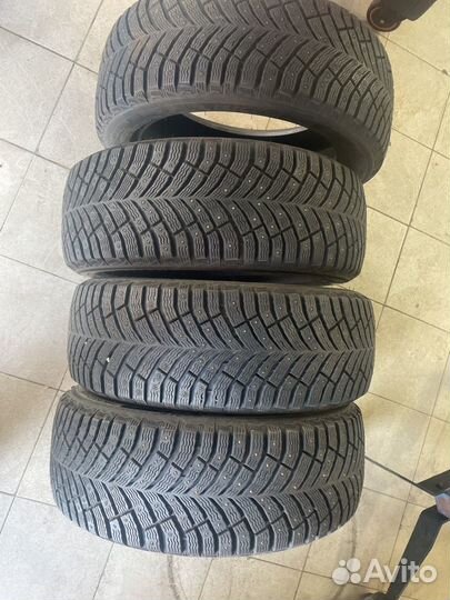 Michelin X-Ice North 4 215/55 R18 99T