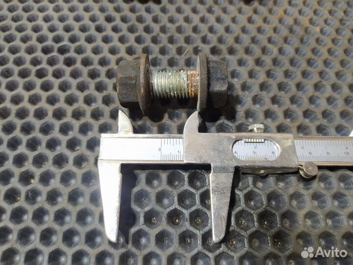 1243050 Комплект болтов крепления седла к плите