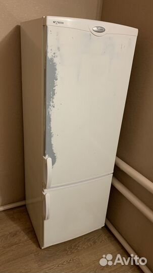 Холодильник Whirlpool ARC 5200