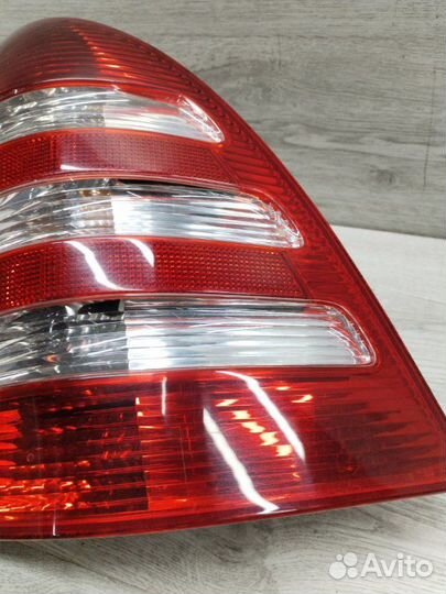 Фонарь задний правый Mercedes C-Class W203 OM646