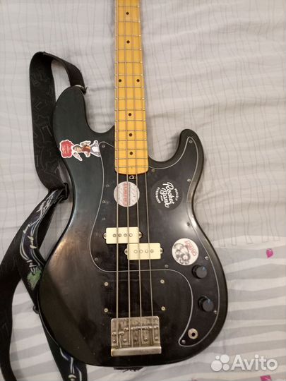 Бас гитара musima