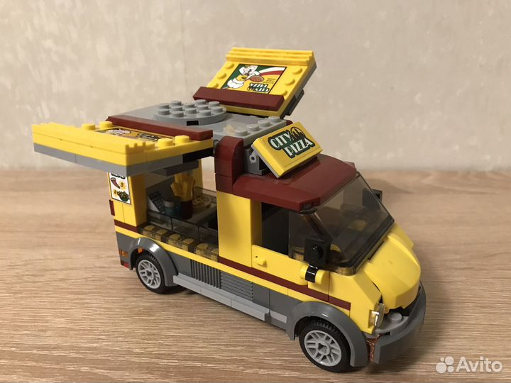 Lego City 60150 Pizza Van
