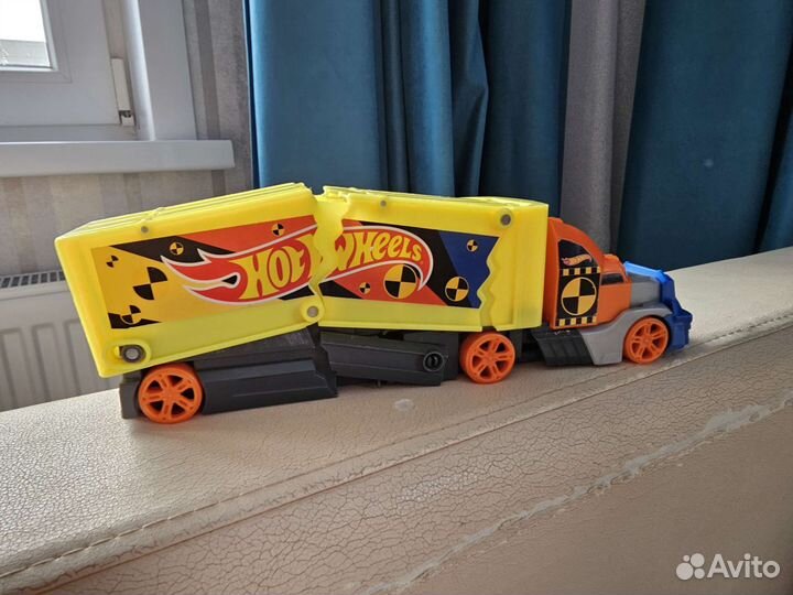 Игрушечная машинка Hot Wheels