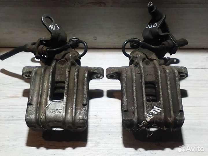 Суппорт задний левый / правый Октавия А5, Гольф 5