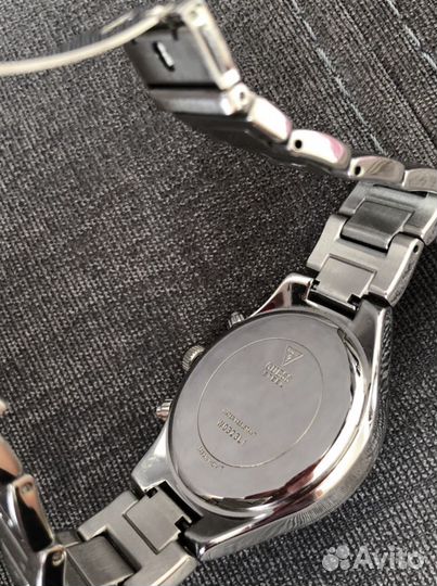 Часы guess