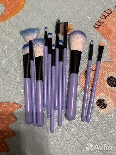 Набор кистей для макияжа в тубусе