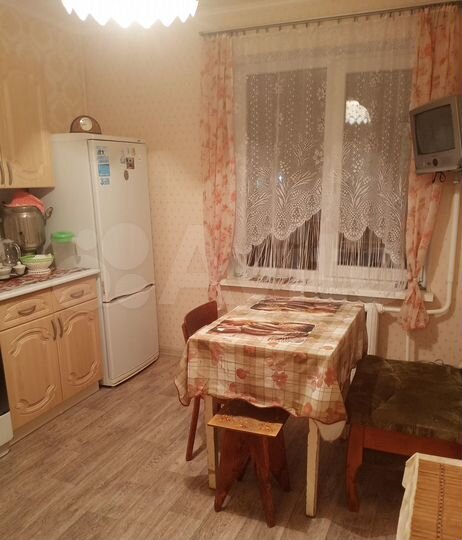 2-к. квартира, 54 м², 2/4 эт.