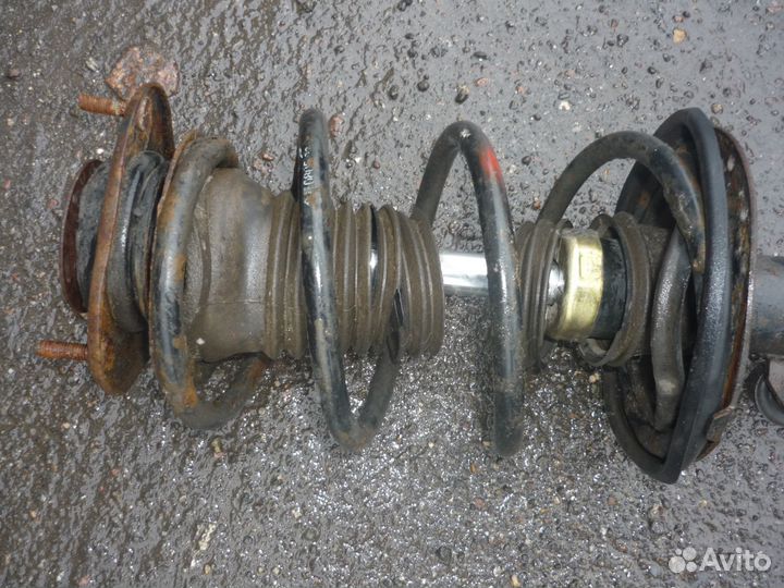 Стойка передняя правая BYD F3 бад ф3