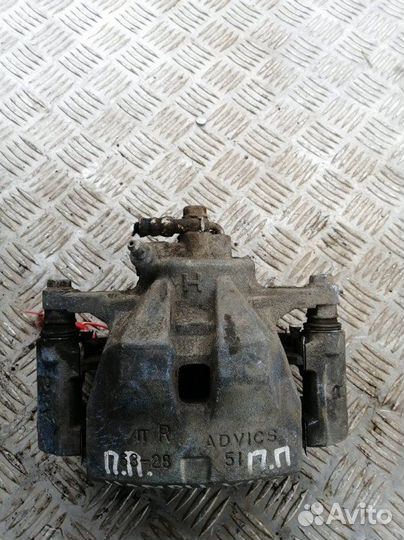 Суппорт передний правый Toyota Camry XV50 2.5