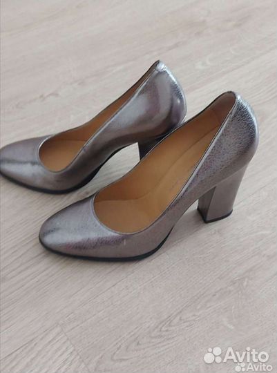 Туфли женские Fabiani 39 40 серебряные