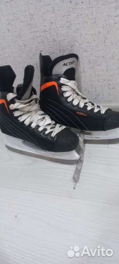 Коньки хоккейные