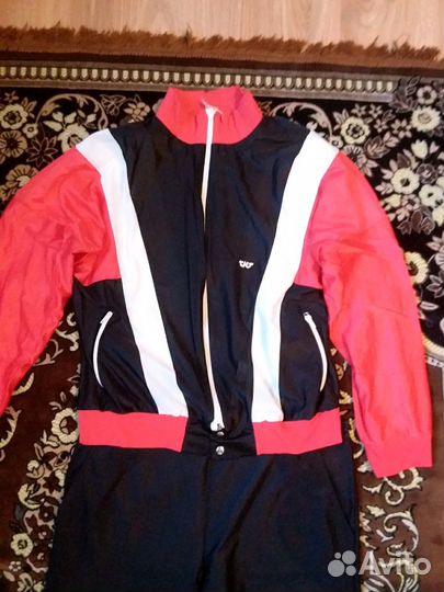 Костюм спортивный