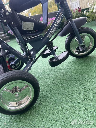 Трехколесный велосипед с ручкой