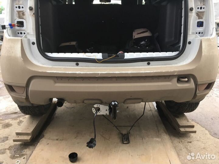 Установка фаркопа на Рено Дастер