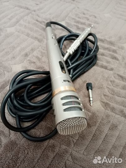 Микрофон для караоке проводной Vitek
