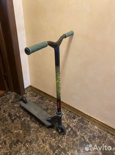 Трюковой самокат district