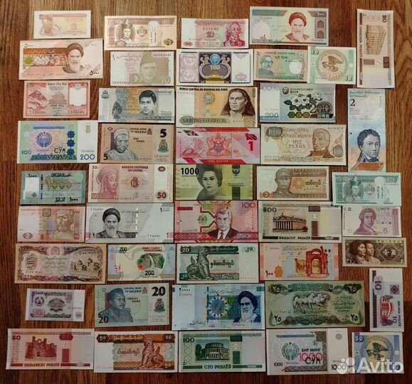 135 иностранных банкнот с разных стран мира