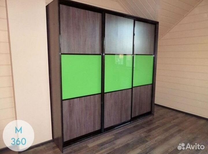 Книжный шкаф