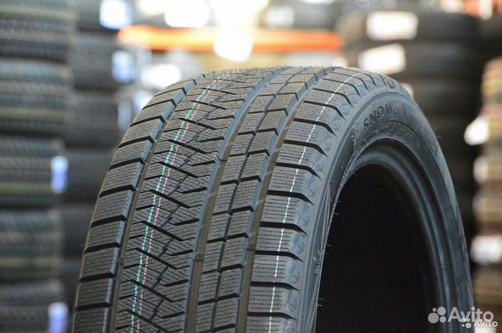 Triangle Trin PL02 225/50 R18