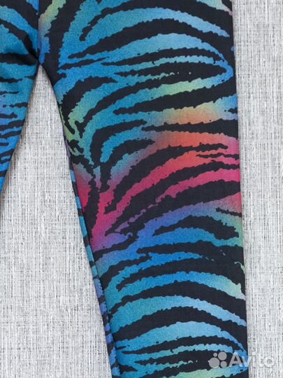 Яркие легинсы в стиле глэм-рок