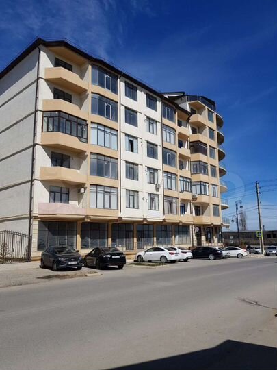 2-к. квартира, 84 м², 1/6 эт.