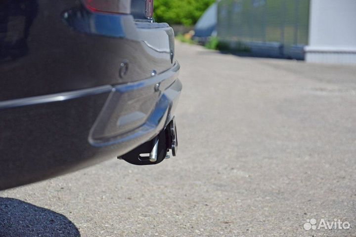 Фаркоп Toyota Land Cruiser 200 Executive/2016