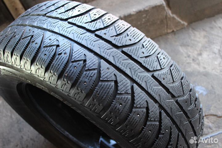 Bridgestone Ice Cruiser 7000 275/65 R17