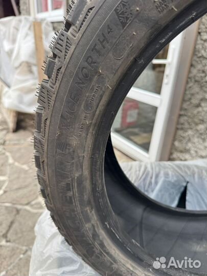 Michelin X-Ice North 4 235/45 R18 19B