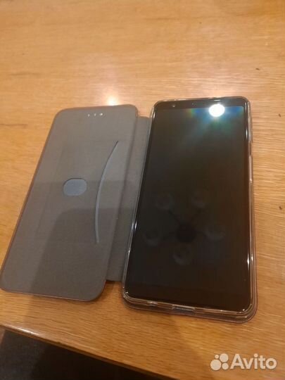 Samsung Galaxy A7 (2018), 4/64 ГБ