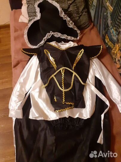 Новогодний костюм (Испания, новый) рост 128 size S