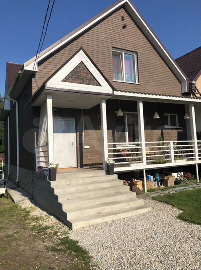 Коттедж 196 м² на участке 8 сот.