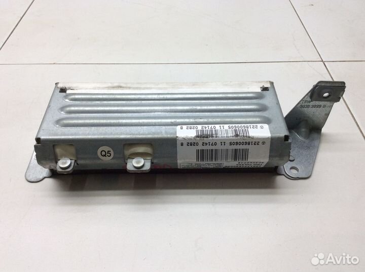 Подушка безопасности задняя нижняя Mercedes W221