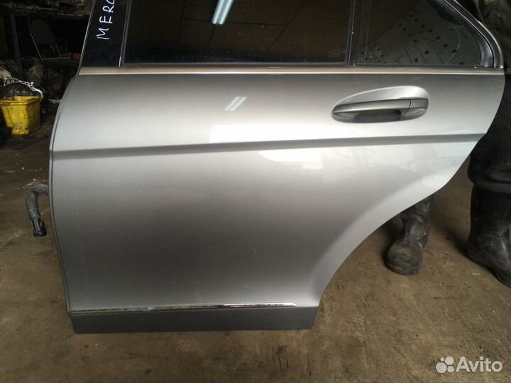 Дверь задняя левая (Mercedes-Benz C-class)