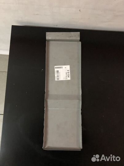 Volkswagen T5 Накладка лючка бака. Новая