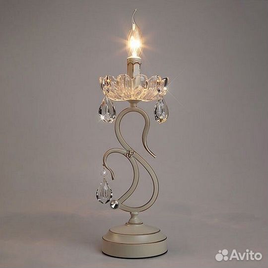 Настольная лампа Eurosvet Etna 12205/1T белый Stro