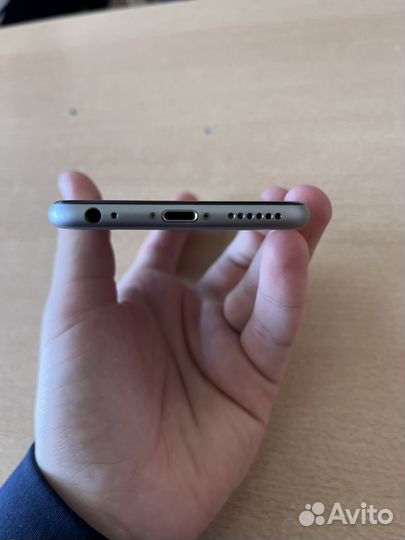 iPhone 6S, 32 ГБ