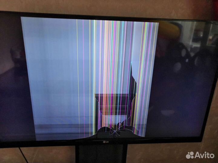 Разбитый телевизор LG