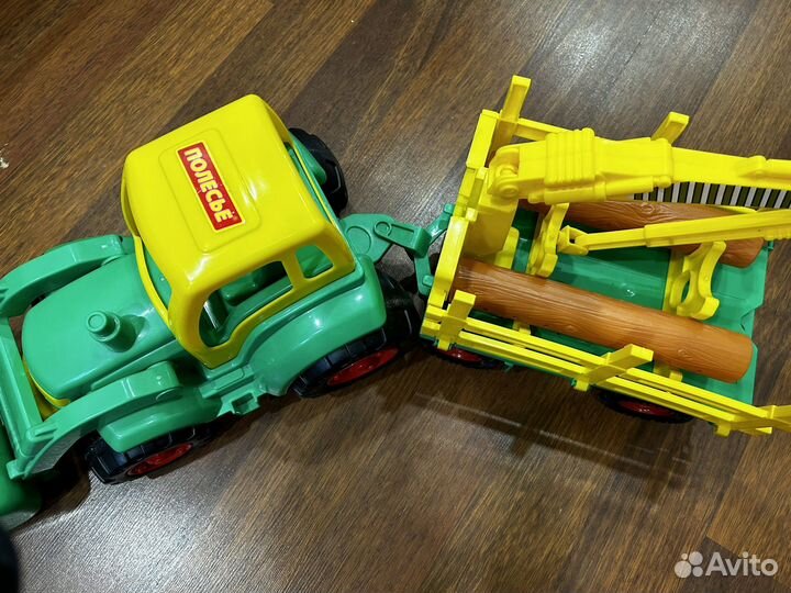 Трактор с прицепом полесье