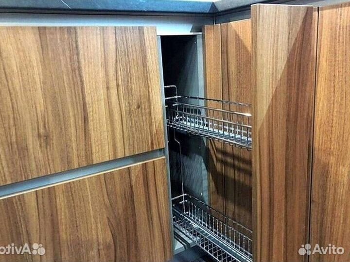 Кухонный гарнитур в современном стиле на заказ